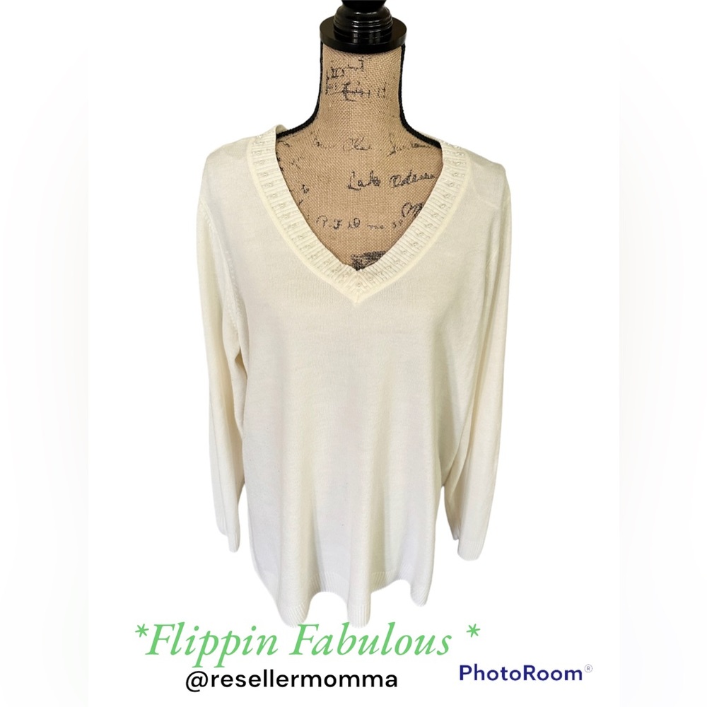 Women’s pearl beaded V-neck knit sweater plus size